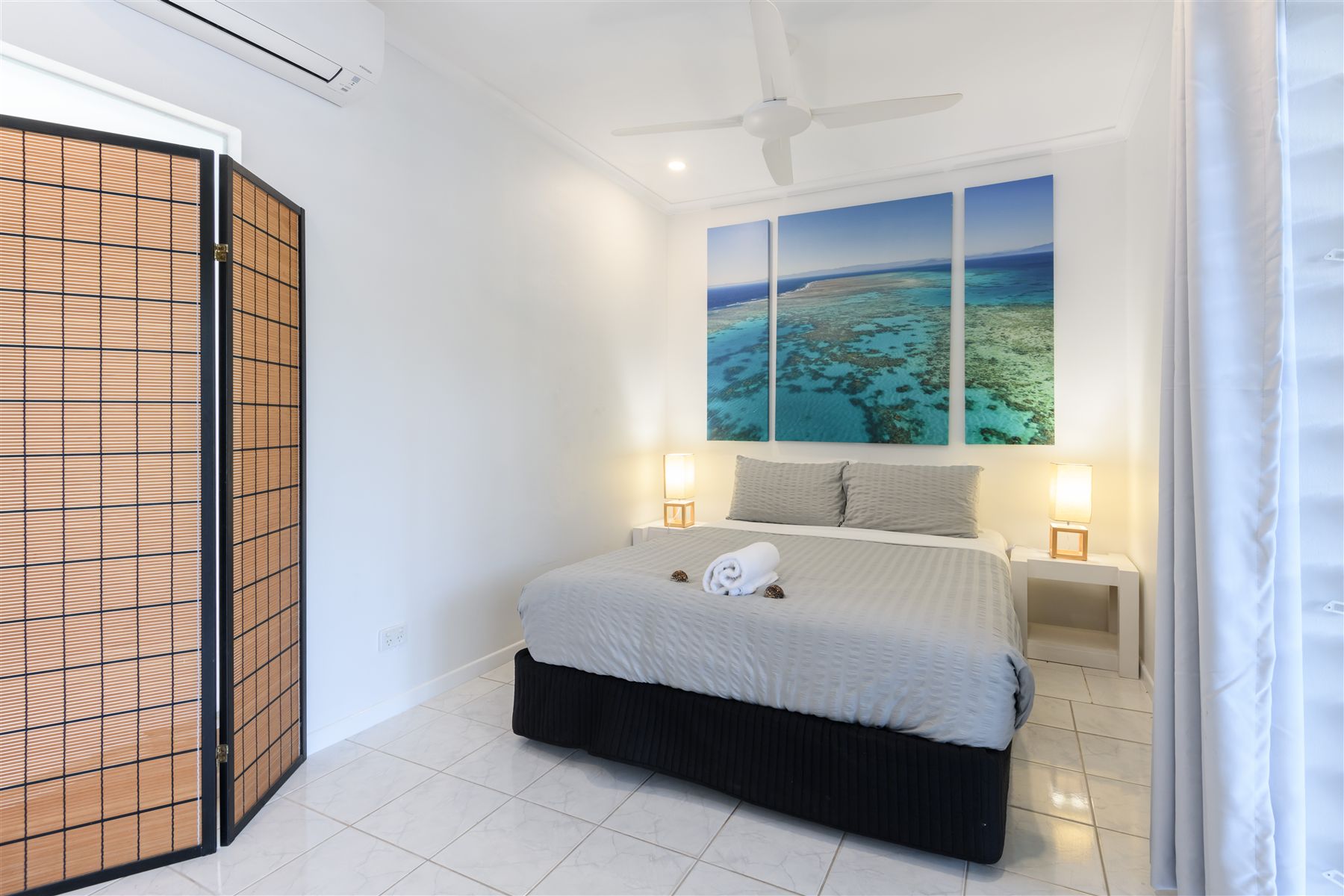 A bedroom at Seabrook Beach House